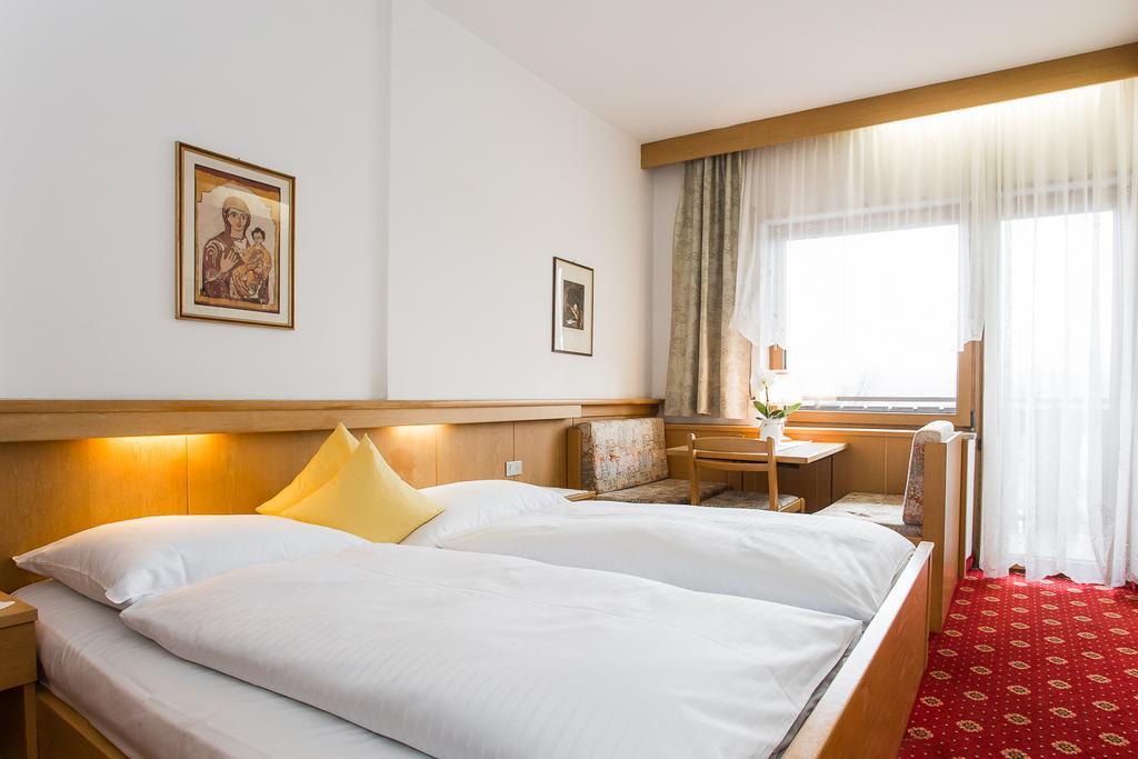 Hotel Alexandres Appiano Sulla Strada Del Vino Esterno foto