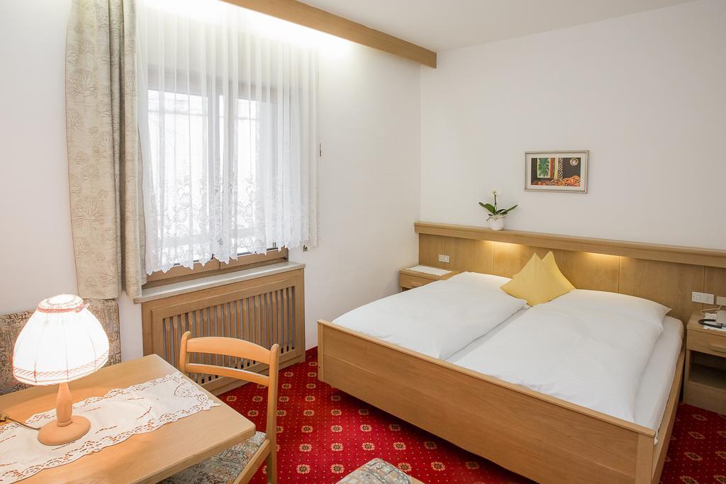 Hotel Alexandres Appiano Sulla Strada Del Vino Esterno foto